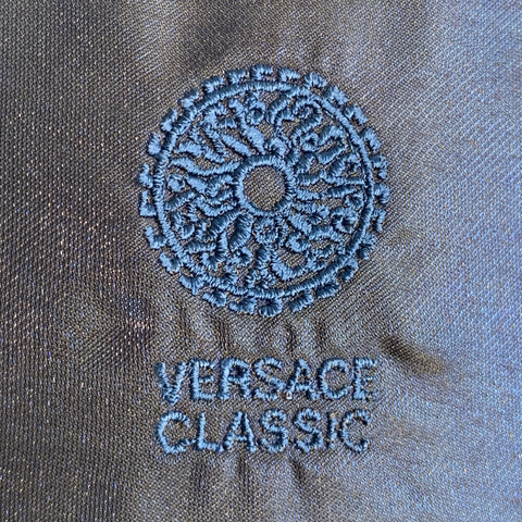 Chemise à manches longues style Nehru VERSACE CLASSIC en mélange de polyester chatoyant bleu marine, taille S