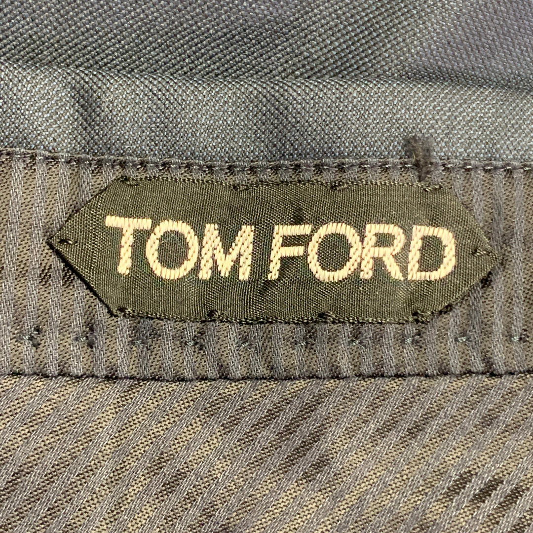 TOM FORD Size 40 Regular Navy Wool Peak Lapel 3 Piece Suit