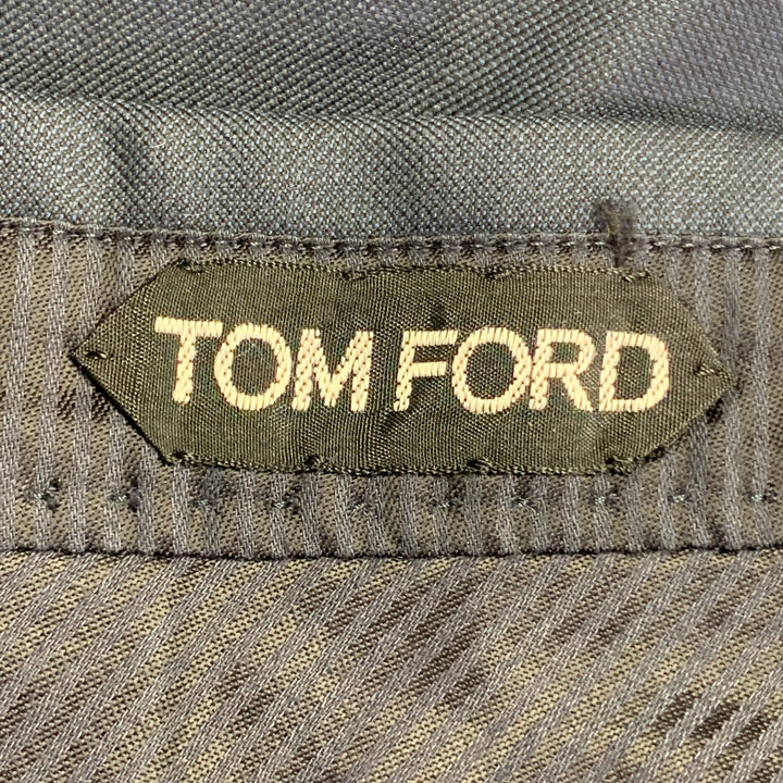 TOM FORD Size 40 Regular Navy Wool Peak Lapel 3 Piece Suit