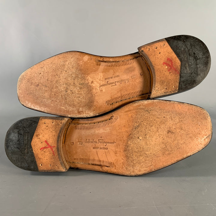 SALVATORE FERRAGAMO Size 9 Black Ivory Leather Spectator Wingtip Lace-Up Shoes