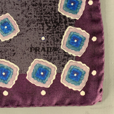 PRADA Pochette de Costume Carrés Gris Violet
