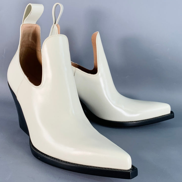 BOTTEGA VENETA Size 9 Ivory Black Leather Slip On Stacked Heel Western Ankle Boots