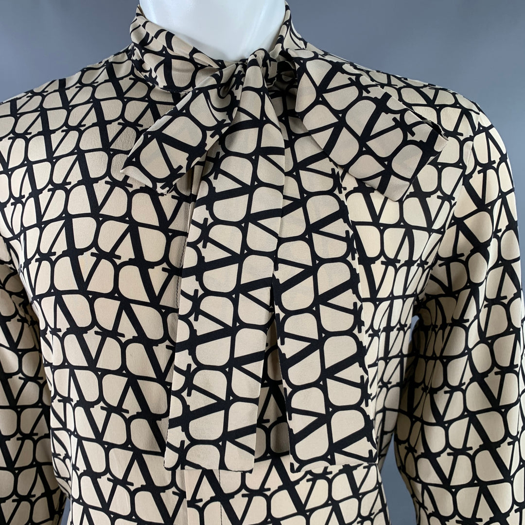 VALENTINO Size M Toile Iconographe Khaki Black Monogram Cotton Bow Long Sleeve Shirt