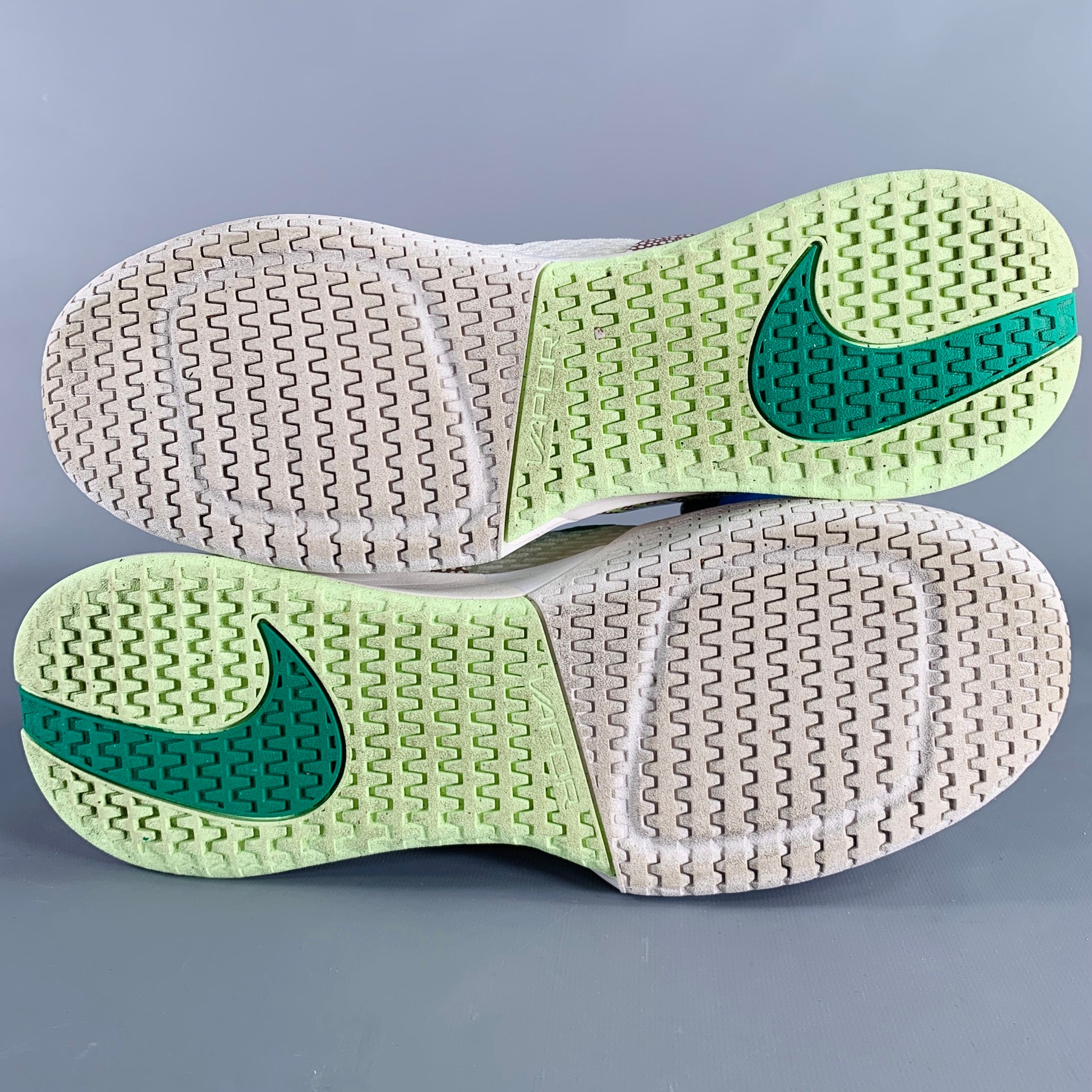 NIKE Size 12 Australian Open Pack White Green Mesh Lace-Up