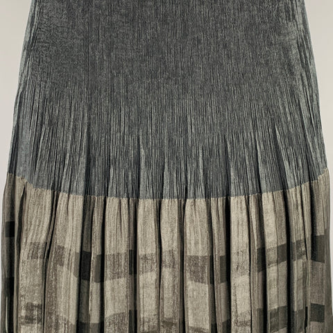 ISSEY MIYAKE Size M Black Grey Polyester Blend Stripe Pleated Long Skirt