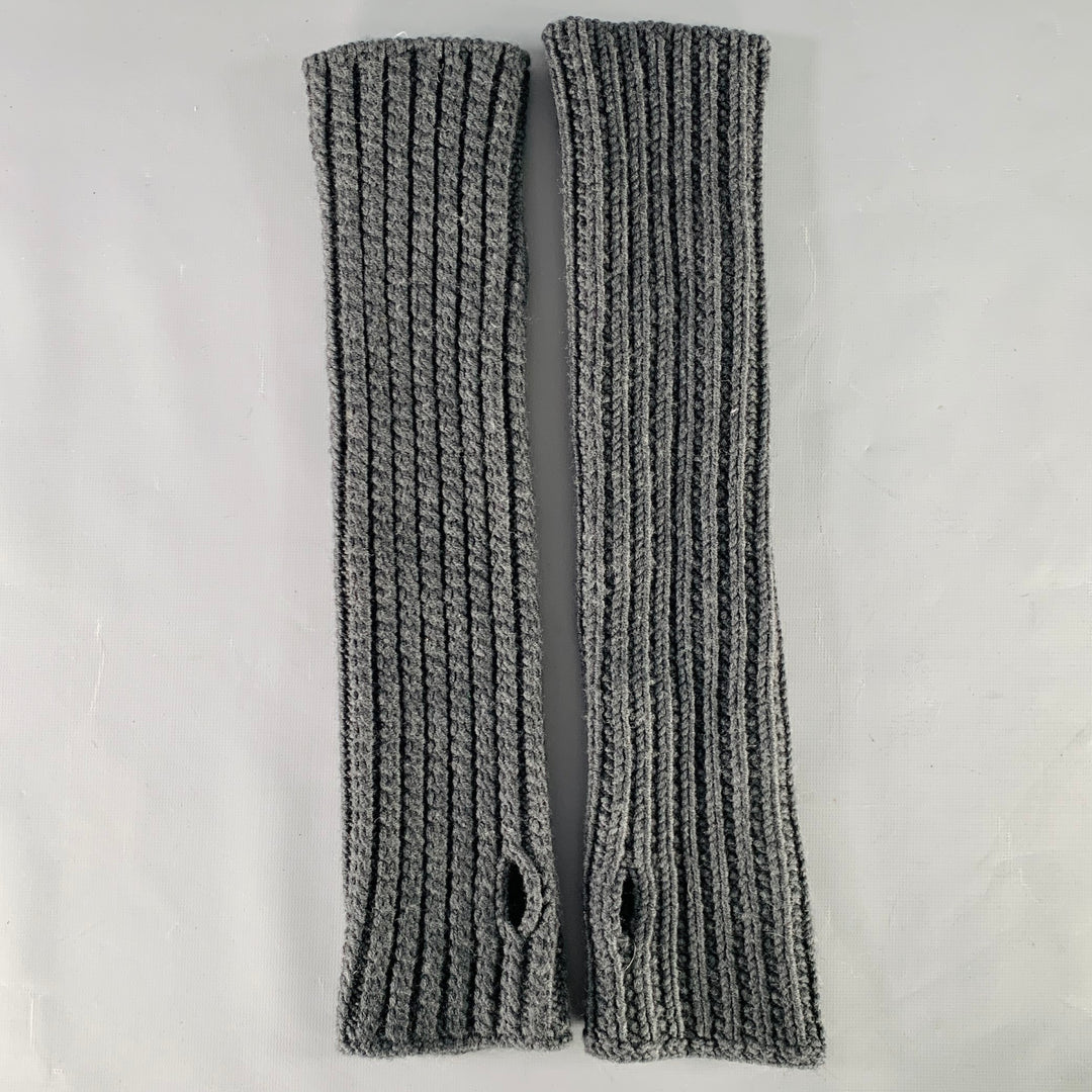 JOHN VARVATOS * U.S.A. Grey Knit Merino Wool Arm Warmers Fingerless Gloves