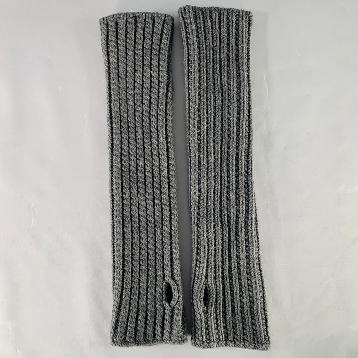 JOHN VARVATOS * U.S.A. Grey Knit Merino Wool Arm Warmers Fingerless Gloves