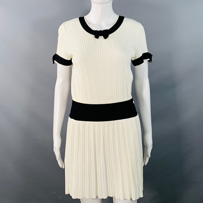 CHANEL Size 6 Cream Black Viscose Blend Ribbed Contrast Trim Drop Waist Bow Cocktail Dress