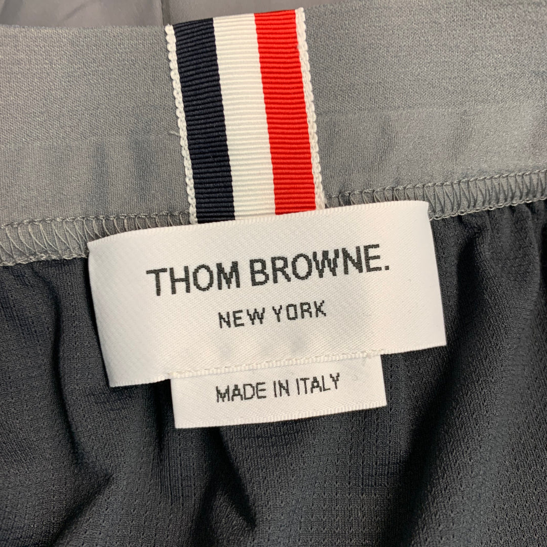 THOM BROWNE Talla XL Pantalón corto con forro de poliéster gris blanco
