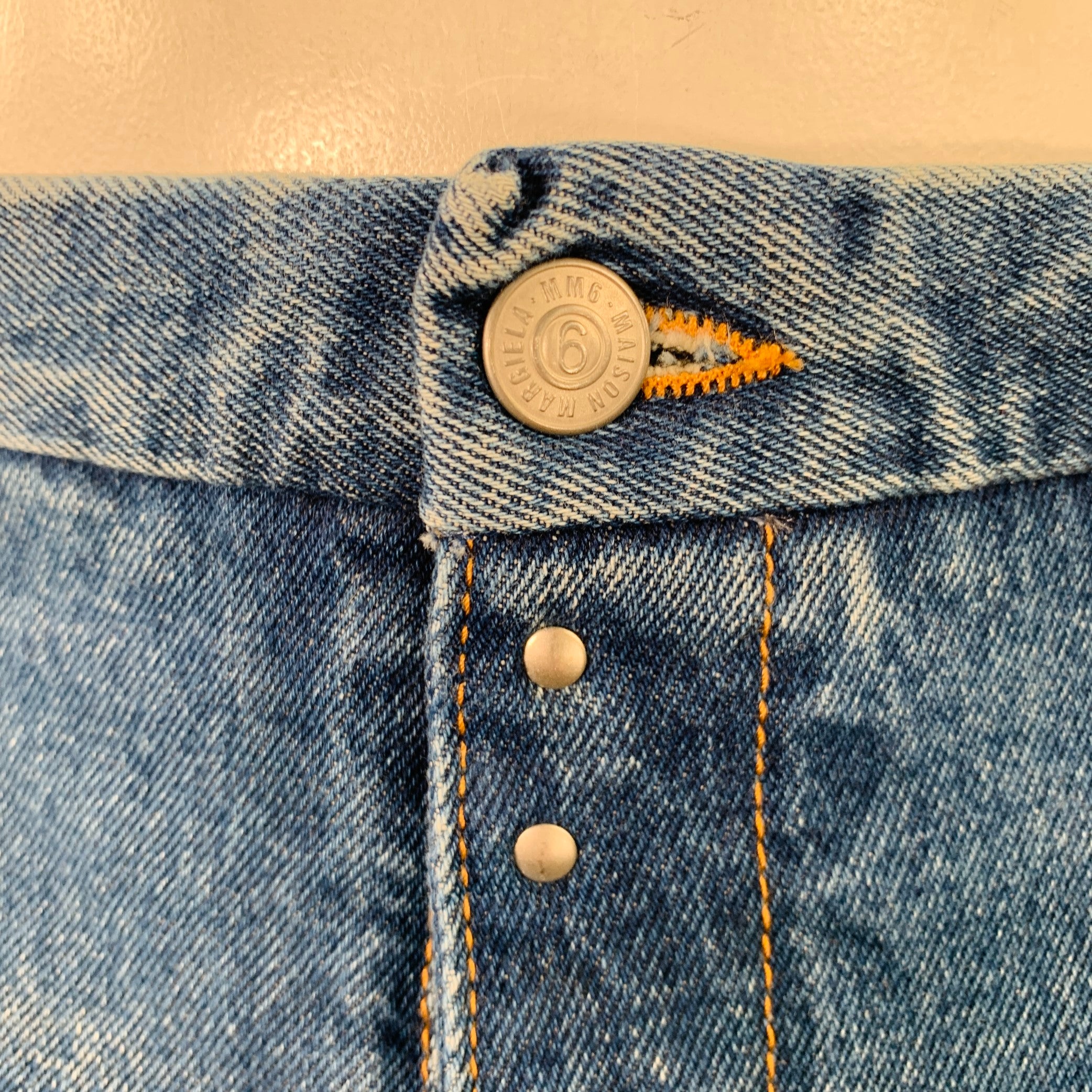 【関税込み】MM6 Maison Margiela ブルー ローライズ ジーンズ MM6 Maison Margiela ミッドライズ クロップドジーンズ | ブルー