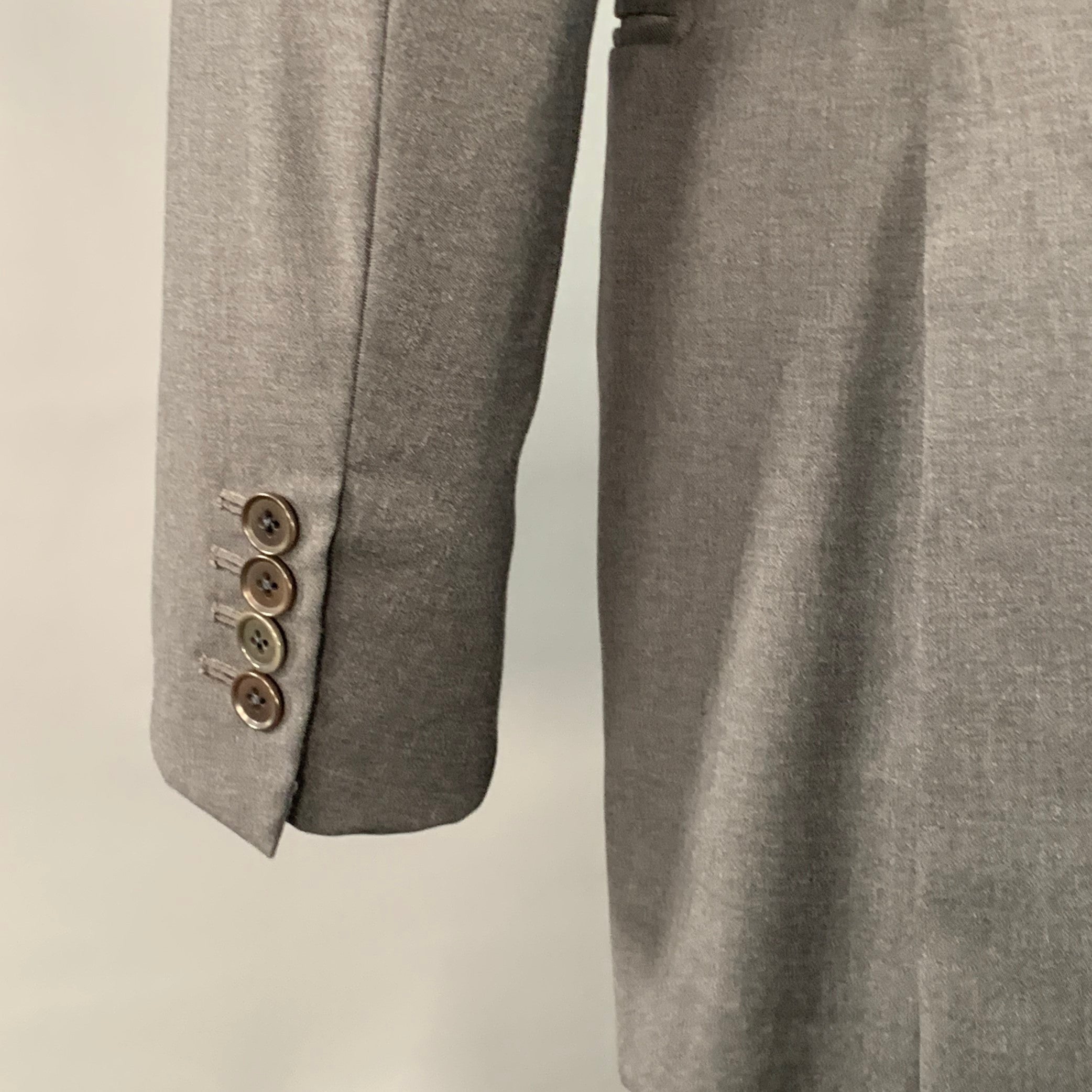 ISAIA フランネルスーツ　42 ISAIA Size 42 Regular Grey Wool Twill Notch Lapel Suit – Sui