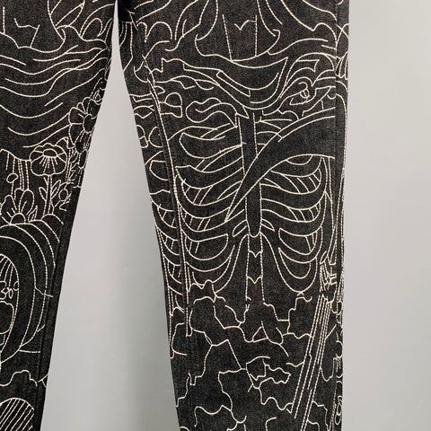 WHO DECIDES WAR Size 26 Duality Indigo White Embroidery Cotton Straight Jeans