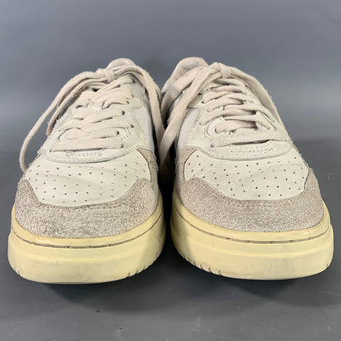 AUTRY Size 9 White Leather Distressed Low Top Sneakers