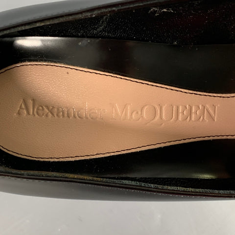ALEXANDER MCQUEEN Taille 9.5 Escarpins à talons aiguilles en cuir noir avec clous argentés