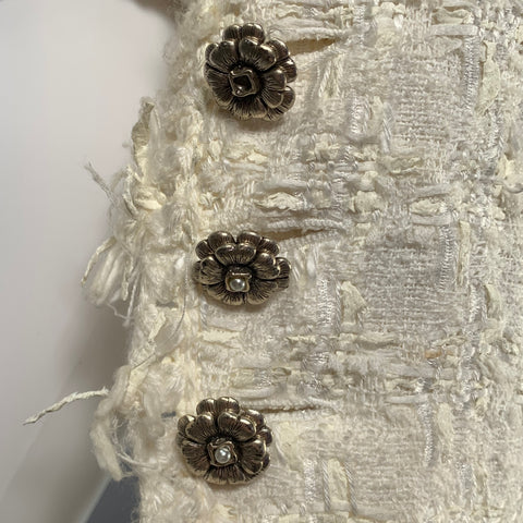 CHANEL Cream Cotton Camelia Pin Single breasted Jacket (Indoor) / Blazer