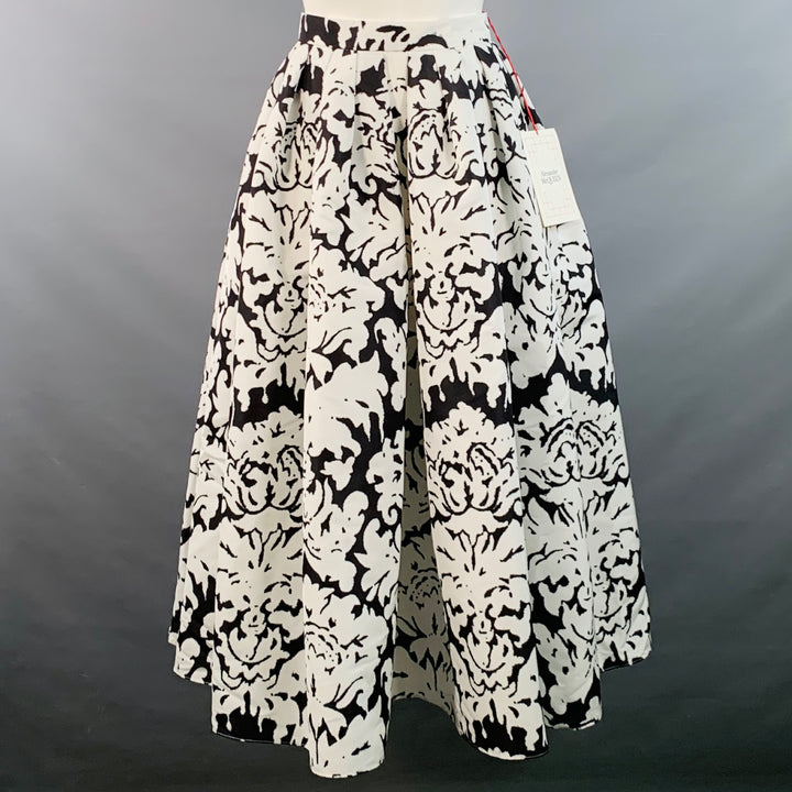 ALEXANDER MCQUEEN Size 8 White Black Taffeta Abstract Pleated Midi Skirt