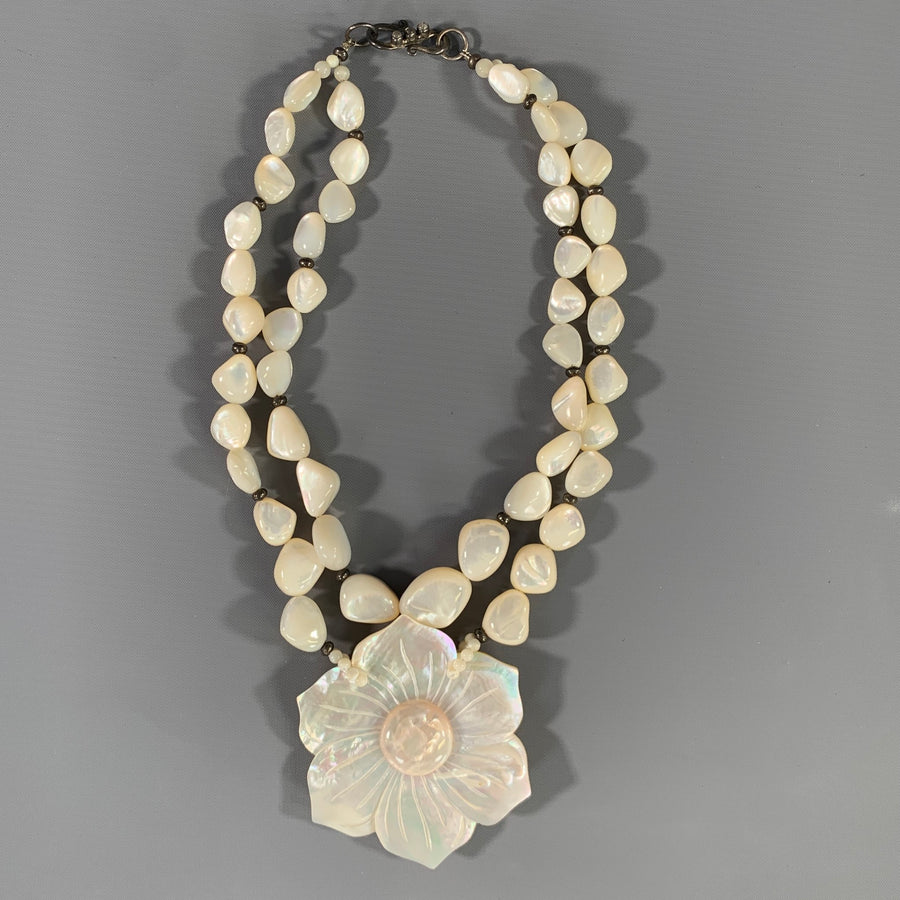 NO BRAND White Cream Mother of Pearl Necklace
