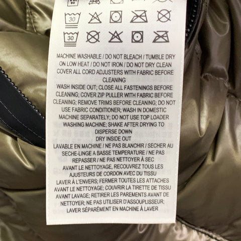 Manteau à capuche BURBERRY FW22 taille XL en polyamide matelassé noir olive « Barking »