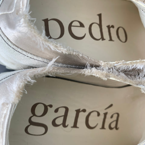 PEDRO GARCIA Taille 6.5 Baskets à plateforme en satin et daim gris-beige à bords bruts