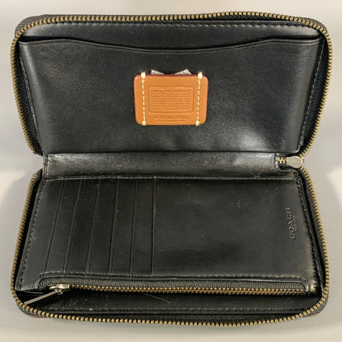 COACH 2017 Black White Statue Pebble Grain Leather Wallet