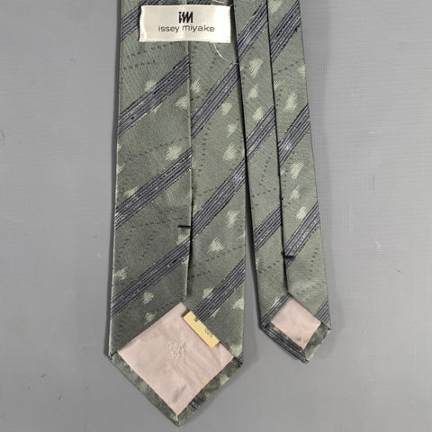 ISSEY MIYAKE Gray Navy Jacquard Silk Tie