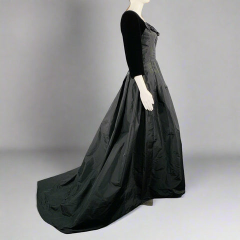 OSCAR DE LA RENTA Size 10 Black Velvet Two Tone Ruffle Gown