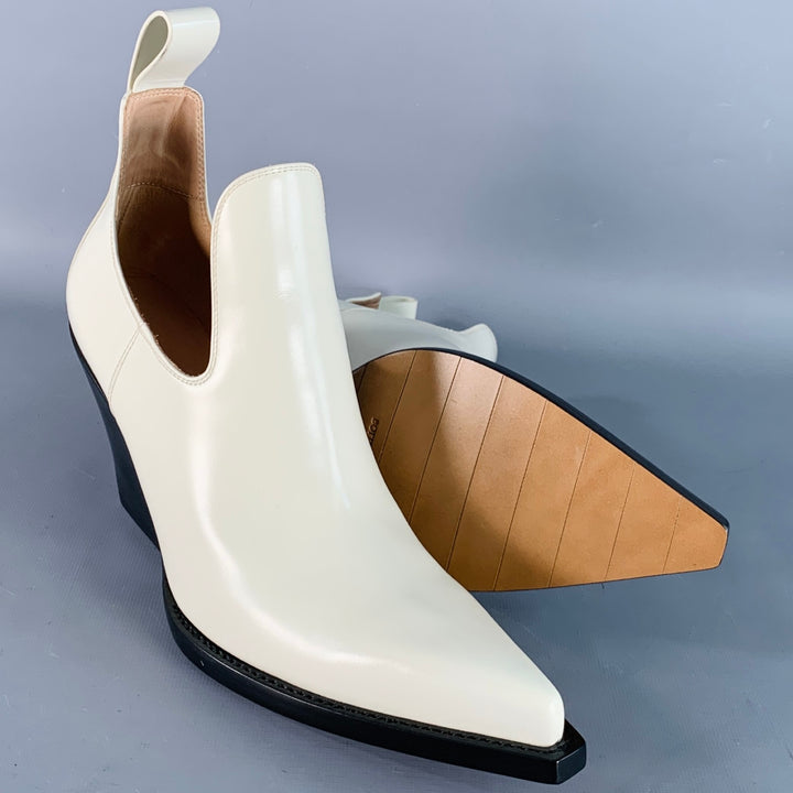BOTTEGA VENETA Size 9 Ivory Black Leather Slip On Stacked Heel Western Ankle Boots