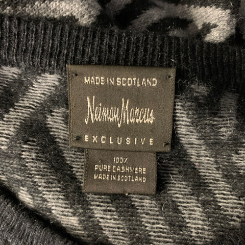 NEIMAN MARCUS Size L Grey Black Cashmere Crew-Neck Sweater