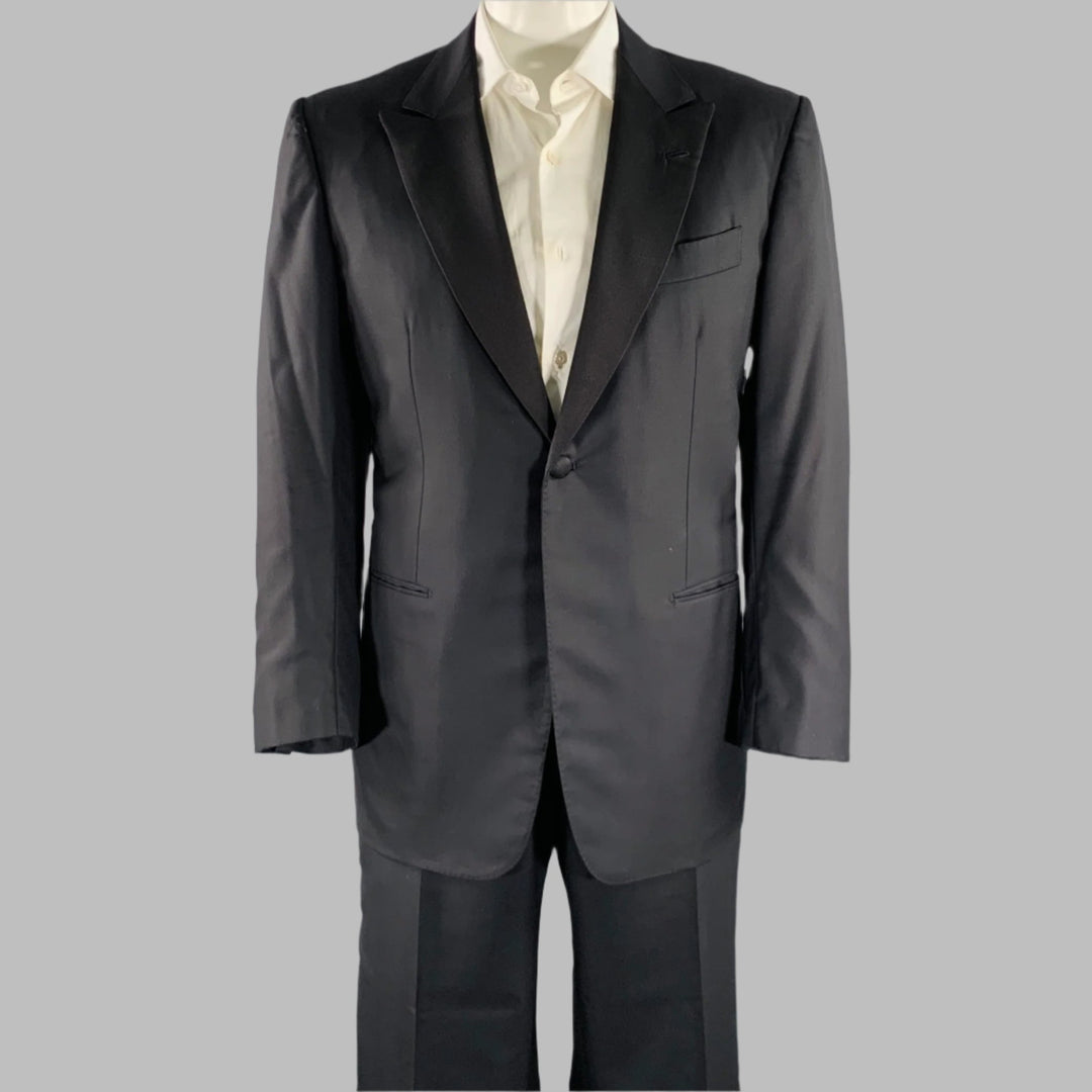KITON Size 44 Black Wool Peak Lapel Single Button Tuxedo