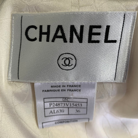 CHANEL Cream Cotton Camelia Pin Single breasted Jacket (Indoor) / Blazer