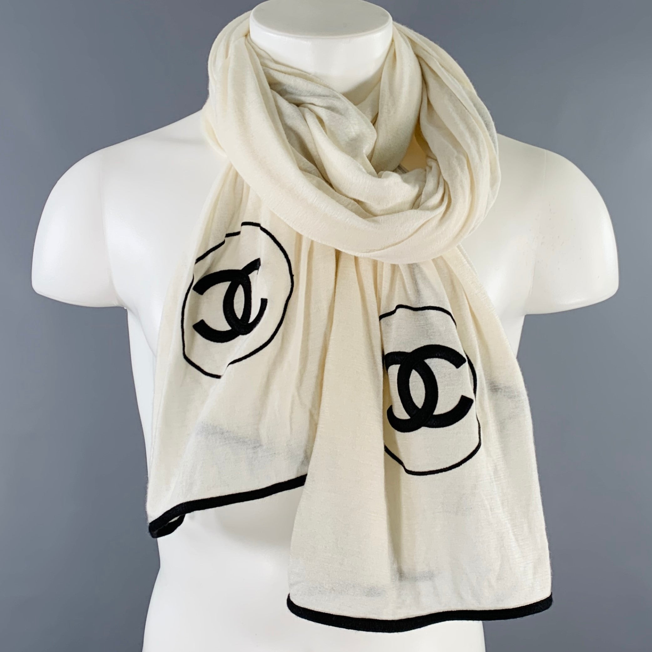 CHANEL Cream Black CC Monogram Cashmere Silk Scarf – Sui Generis