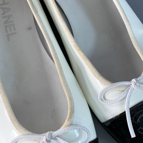 CHANEL Size 9 White Black Color Block Patent Leather Ballet Bow Flats