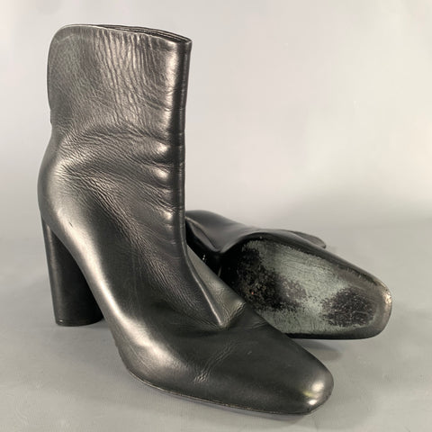 TOM FORD Size 7 Black Leather Solid Zip Up Boots