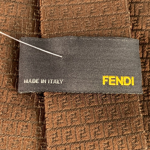 Cravate en soie jacquard FENDI marron et noir à logo