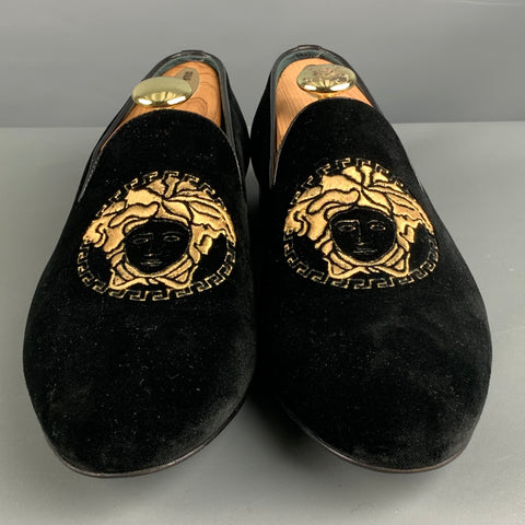 VERSACE Talla 9 Mocasines sin cordones de terciopelo con bordado dorado negro