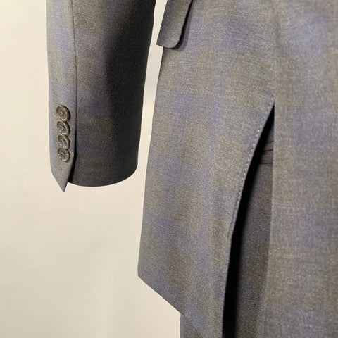 ARMANI COLLEZIONI Size 38 Navy Charcoal Grey Checkered Suit