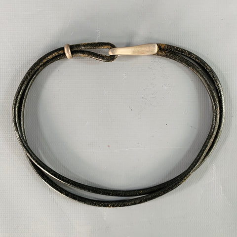 Collier ras du cou vintage en cuir noir argenté avec crochets et œillets