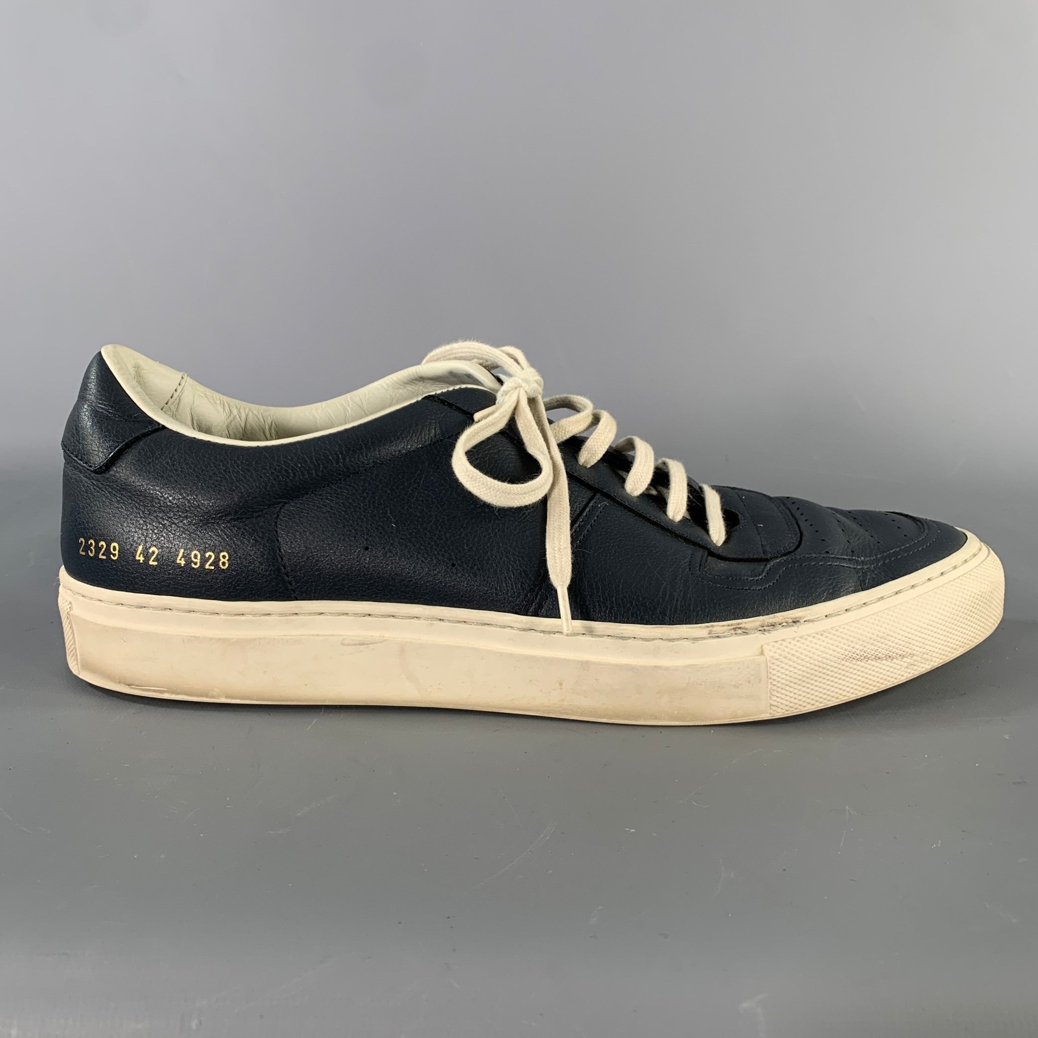 COMMON PROJECTS Size 9 Navy Leather Lace Up Sneakers – Sui Generis