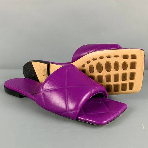 BOTTEGA VENETA Sandalias de punta cuadrada acolchadas de cuero morado Talla 10