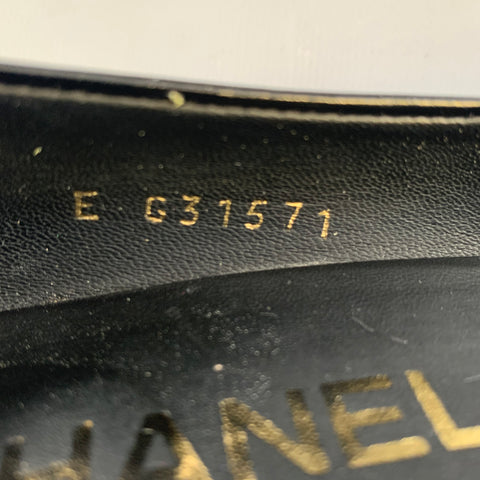 CHANEL Size 8.5 Black Leather Classic Pumps