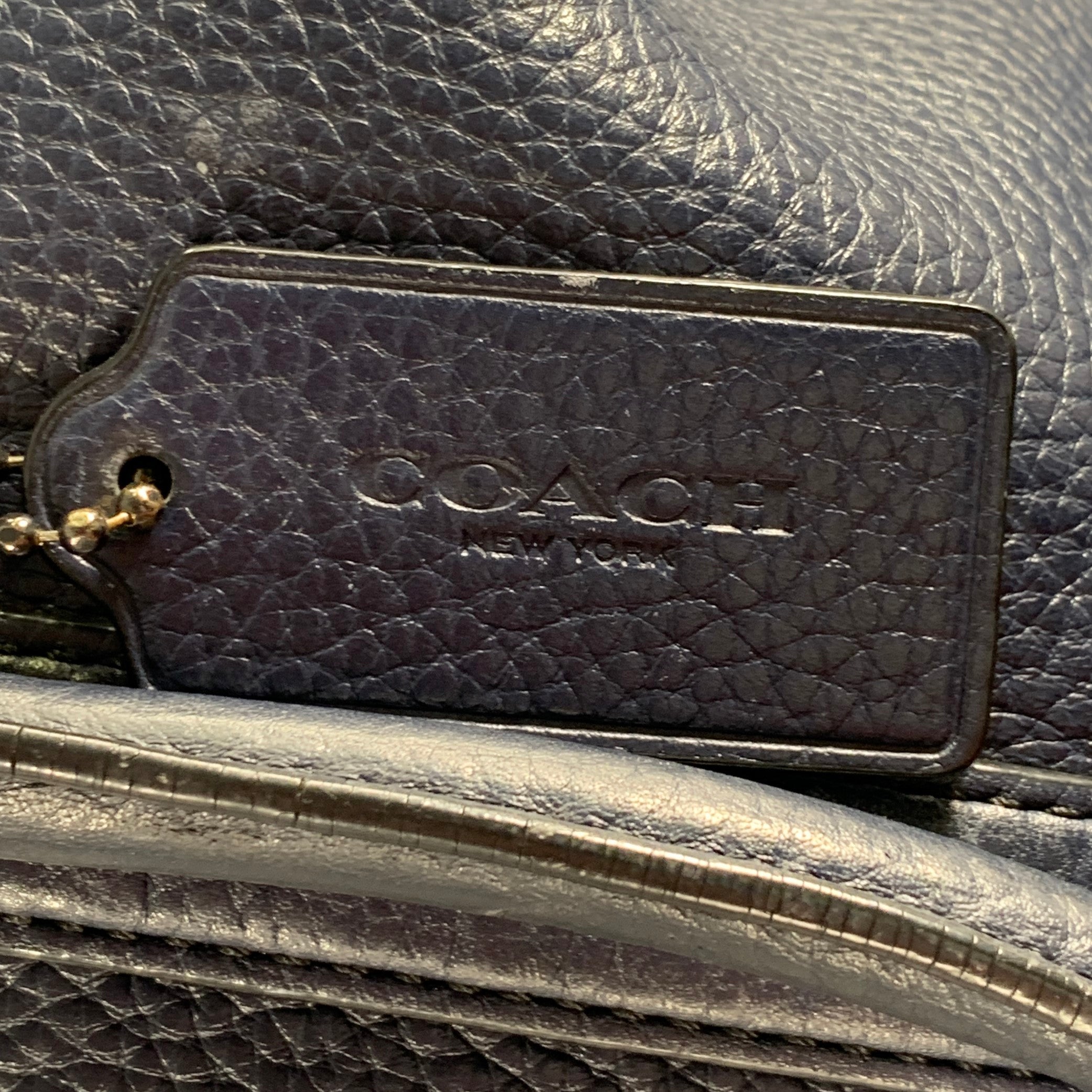 バッグ COACH Hamilton Tote Pebble Leather Navy COACH Navy Pebble Grain Leather Tote Bag – Sui Generis Designer