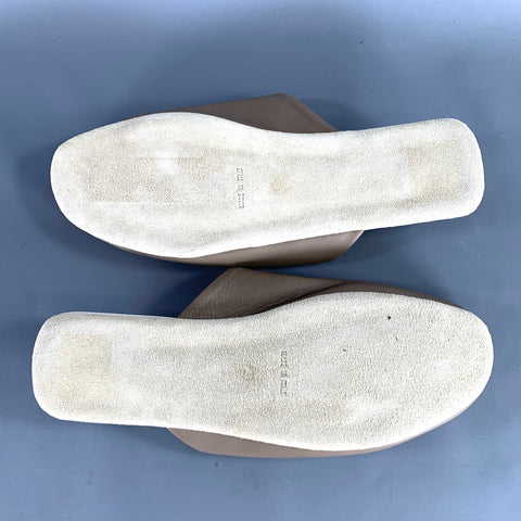FRETTE Size 9 Grey Taupe Leather Slippers Loafers