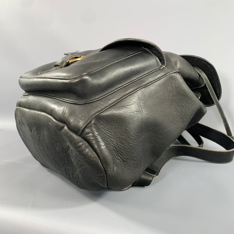 LAURA IN USA Size One Size Black Crackled Leather Backpack