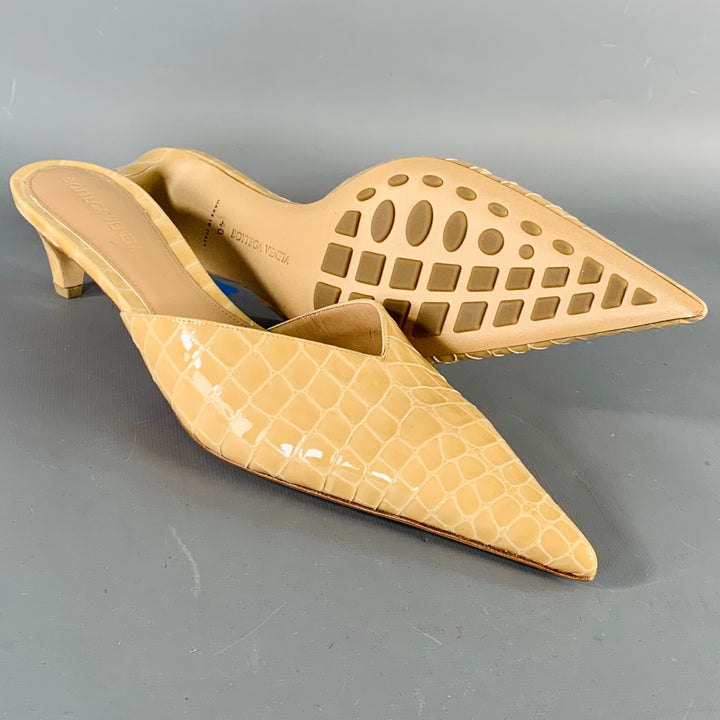 BOTTEGA VENETA Size 10 Punta Beige Croc Embossed Patent Leather Pointed Toe Mules Pumps
