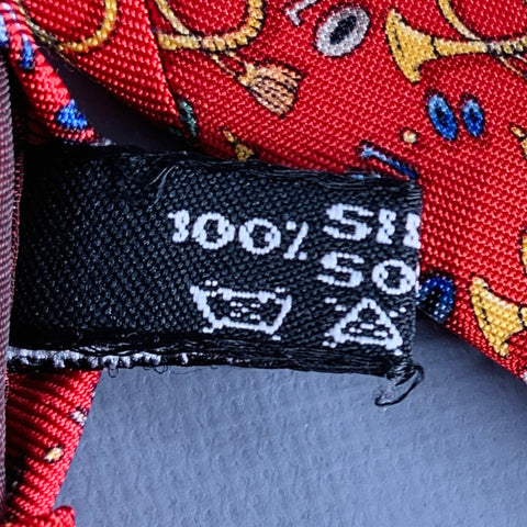Cravate en soie SALVATORE FERRAGAMO motifs cors de chasse rouges et jaunes
