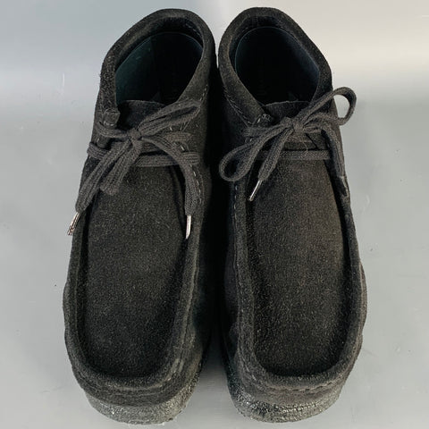CLARKS Size 9 Wallabee Black Suede Crepe Sole Moccasin Ankle Boots