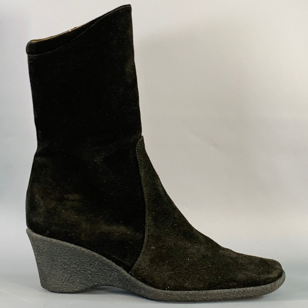AQUATALIA Size 9.5 Black Suede Waterproof Crepe Sole Boots