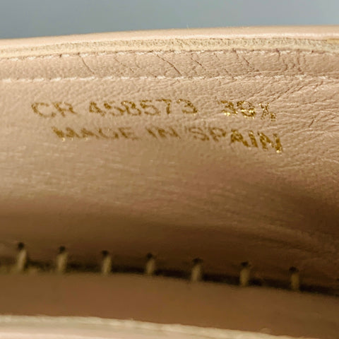SAINT LAURENT Talla 9.5 Alpargatas planas de cuero repujado beige