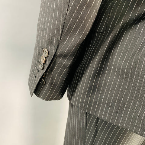 TOM FORD Size 42 Black White Pinstripe Virgin Wool Mohair Suit