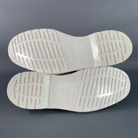 DR. MARTENS Size 9 White Leather Cap Toe Lace Up Shoes